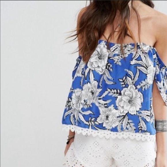 Lovers + Friends Tops - LOVERS + FRIENDS Floral Off the Shoulder Top Blue White Small